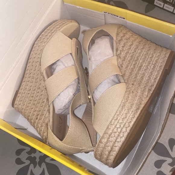 Summer Shoe Bundle - Picture 5 of 6